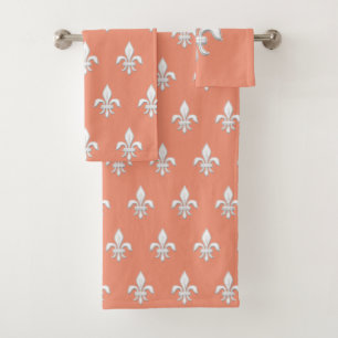 Fleur de Lis in Weiß auf Hellkorallenrosa / Pfirsi Badhandtuch Set