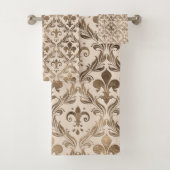 Fleur-de-lis-Muster Pastellgold Badhandtuch Set (Insitu)