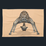 Flexible Giraffe Geschirrtuch<br><div class="desc">Hintergrundfarbe kann geändert werden - IHN EINSTELLEN - BEARBEITEN - HINTERGRUND hübsches akrobatisches Tier,  muss eine Wirbelsäule aus Pudding haben - versuchen,  die Welt aus einem anderen Blickwinkel zu sehen oder einfach nur herumzutäuschen</div>