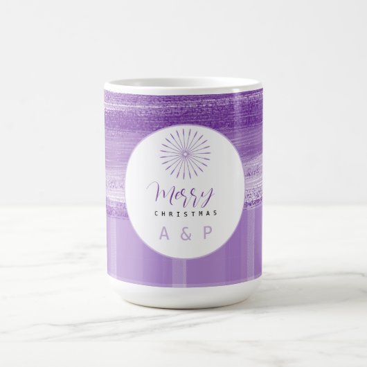 Flieder Modern Kariert Monogramm Kaffeetasse (Mittel)