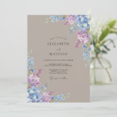 Fliederblaue florale Hochzeit Einladung (Stehend Vorderseite)