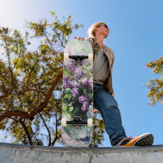 Fliederblütenstrauß in Lavendel Skateboard (Außenbereich 1)