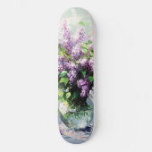 Fliederblütenstrauß in Lavendel Skateboard (Vorderseite)