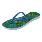 Fliege, Fliegenfliege auf smaragdgrünen Badesandalen (Schrägansicht)