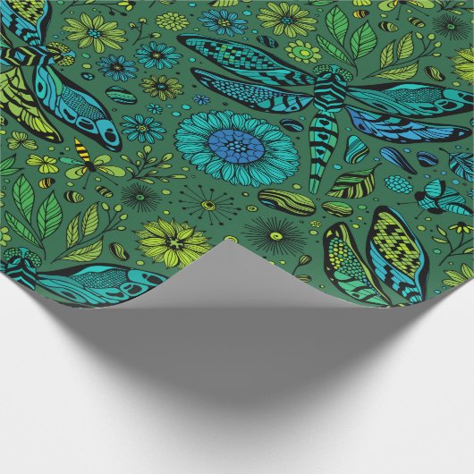 Fliege, Fliegenfliege auf smaragdgrünen Geschenkpapier (Ecke)