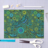 Fliege, Fliegenfliege auf smaragdgrünen Seidenpapier (Handwerk)