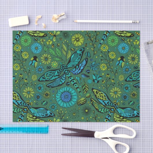 Fliege, Fliegenfliege auf smaragdgrünen Seidenpapier (Handwerk)