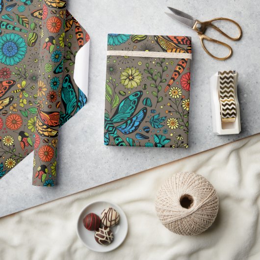 Fliege, Fliegenklingelfliege in Braun Geschenkpapier (Basteln)