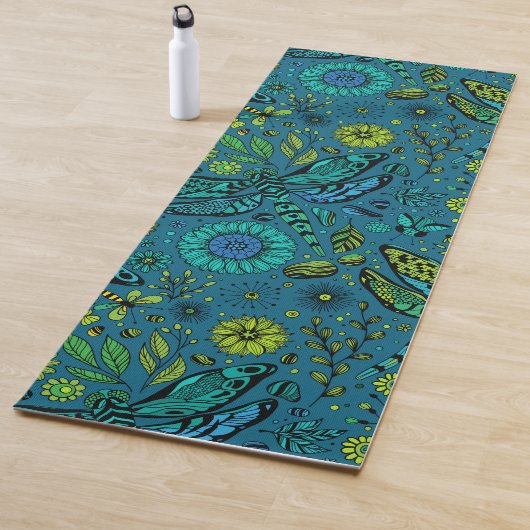 Fliege, Libelle auf blau Yogamatte (Beispiel)