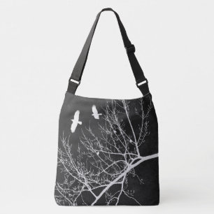 Fliegen-Krähen-und Baum-Silhouette-gotisches Them Tragetaschen Mit Langen Trägern
