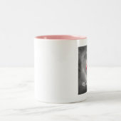 Fliegen-Schweine in Liebe-Personalisiertem Zweifarbige Tasse (Mittel)