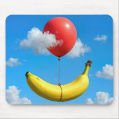 Fliegende Banane und roter Luftballon Mousepad (Vorne)