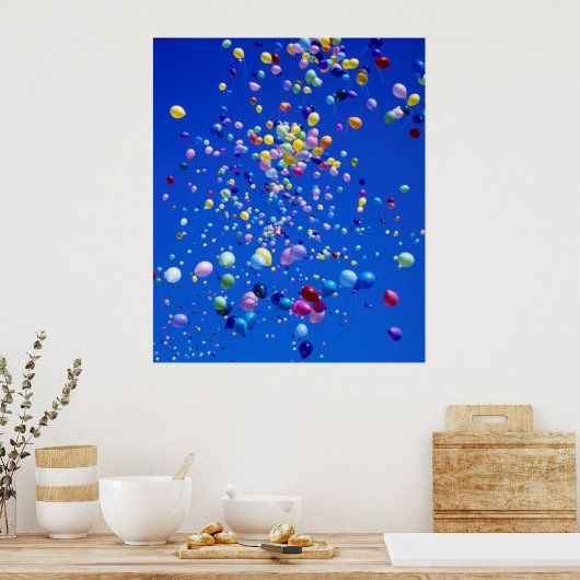 fliegende bunte Luftballons am blauen Himmel, Poster (Küche)