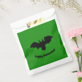 Fliegende Fledermaus auf grüner Gefallenstüte Geschenktütchen (Versiegelt)