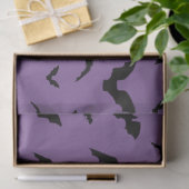Fliegende Fledermäuse auf lila Seidenpapier (Geschenk)
