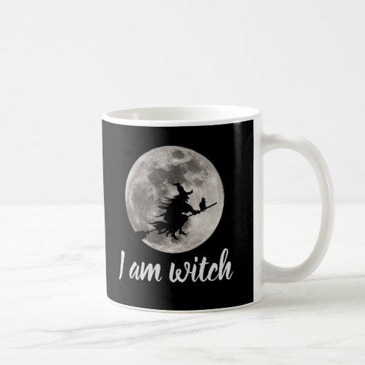 Fliegende Hexe mit leuchtendem Mond hinter ihr Kaffeetasse (Rechts)