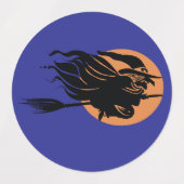 Fliegende Hexe saß vor einem Broomstick Etiketten (Design 2)