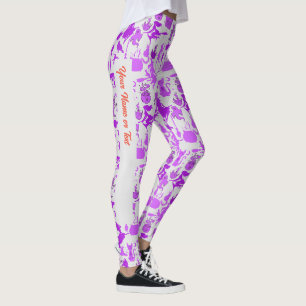 Fliegende Hexen Muster.Lila auf weißem Hintergrund Leggings