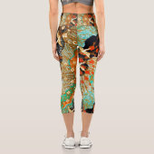 FLIEGENDE KRÄNE MIT FRÜHBLUMEN CAPRI LEGGINGS (Rückseite)
