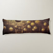 Fliegende Kugeln, in einem Steampunkellabor Seitenschläferkissen (Rückseite)