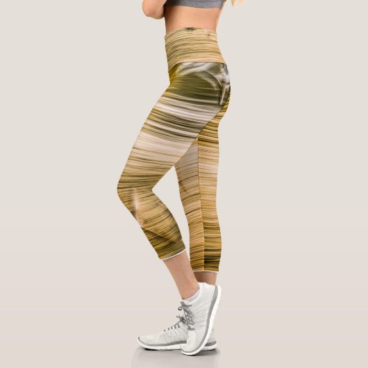 Fliegende Möwen - abstrakt Capri Leggings (Links)