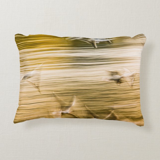 Fliegende Möwen - abstrakt Dekokissen (Rückseite)