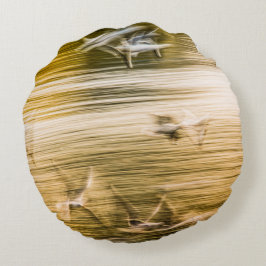 Fliegende Möwen - abstrakt Rundes Kissen