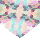 Fliegende Schmetterlinge Tischdecke (Schrägansicht)