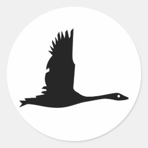 Fliegende wilde Gans-Silhouette - runder Aufkleber