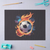 Fliegender Fußball mit Flammen. Seidenpapier (Basteln)