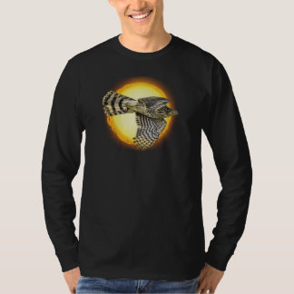 Fliegender Habicht Feuer T-Shirt
