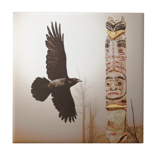 Fliegendes Raven & Totem Pole Fantasy Art Fliese (Vorderseite)