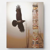 Fliegendes Raven & Totem Pole Fantasy Art Fotoplatte (Vorderseite)