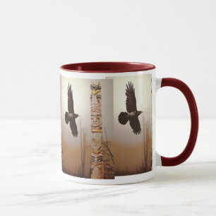 Fliegendes Raven & Totem Pole Fantasy Art Tasse