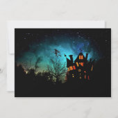 Fliegendes Witch Spooky Halloween-Party Einladung (Rückseite)