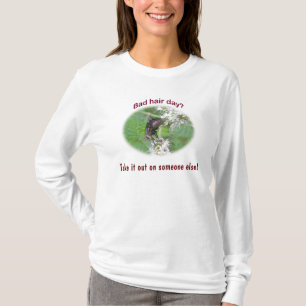 Fliegenkoordinierungselemente am schlechten Haaret T-Shirt