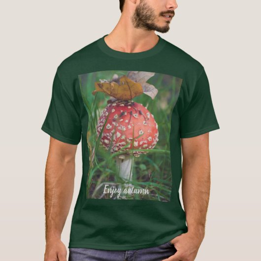 Fliegenpilz mit grünem Gras T-Shirt (Vorderseite)