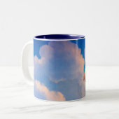 Fliegenschwein-Kaffee-Tasse Zweifarbige Tasse (Vorderseite Links)