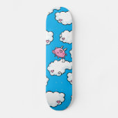 Fliegenschwein tanzt auf Wolken Skateboard (Vorderseite)