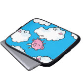 Fliegenschwein tanzt auf Wolkenlaptophülse Laptopschutzhülle (Vorne Knopf)