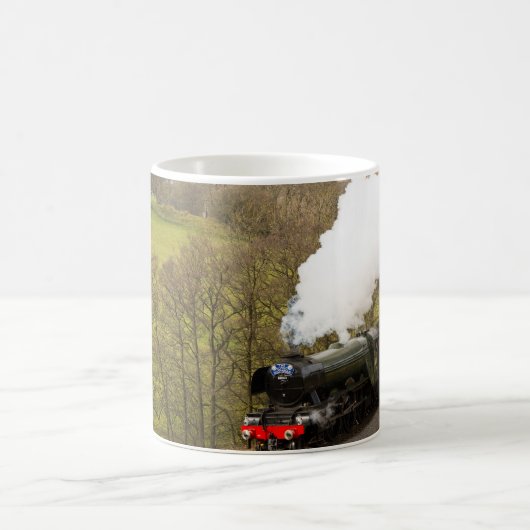 FliegenScotsman bei Goathland Kaffeetasse (Mittel)