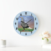 Fliegertaube und Wolken Große Wanduhr (Zuhause)