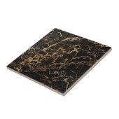 Fliesen aus schwarzem und goldenen Boden (Seite)