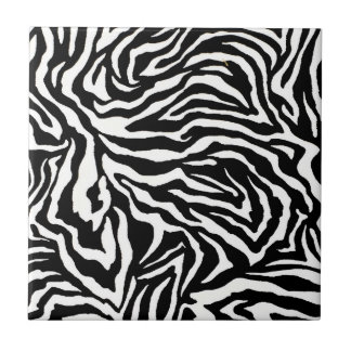 Fliesen aus tierischem Druck, zartes Blumenmuster