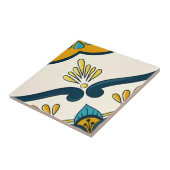 Fliesen aus Weiß und Gold harmonieren mit Blumenmo (Seite)