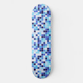 Fliesen, blaue Mosaikfliesen, geometrisches Muster Skateboard (Vorderseite)