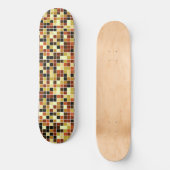 Fliesen, braune Mosaikfliesen, geometrisches Muste Skateboard (Vorderseite)