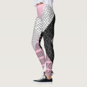 Fliesen, Freehe und zeichnend Muster. Leggings (Links)
