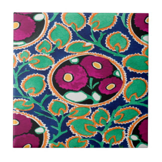 Fliesen mit kunstvollen Deko-Blume