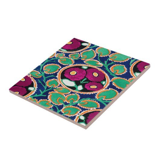 Fliesen mit kunstvollen Deko-Blume (Seite)